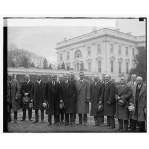 Photo Kansas farmers group with Hoover and Sen.Capper, 12 