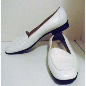  MADELINE WOMENS WHITE LEATHER LOAFER NURSE SHOE SIZE 8M 