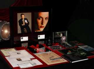 FILES prop Mulder, Scully FBI CARDS, Signed Gillian Anderson & David 