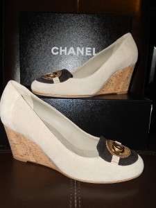   cork wedges with a twist in light beige colored suede with black