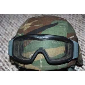   ISSUE   MSA A.C.H KEVLAR COMBAT MICH HELMET WITH GOGGLES   SIZE LARGE