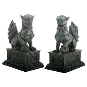Pair Of Chinese Lions Foo Dogs   Collectible Figurine Statue Figure 