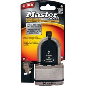 Master Lock Magnum Laminated Stainless Steel 2 Shackle  
