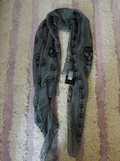 Alexander Mcqueen Chiffon Skulls scarf NWT Gray scarf Black skull 