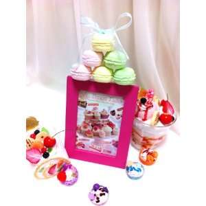 Triangle macarons picture frame 1 pink/Dessert and food crafts/Tokyo 