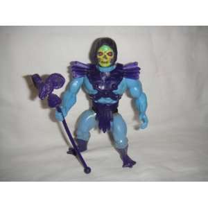   HE MAN MASTERS OF THE UNIVERSE COMPLETE SKELETOR FIGURE Toys & Games