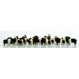  Hampshire Pigs (Pkg. of 25) 164 Scale Toys & Games