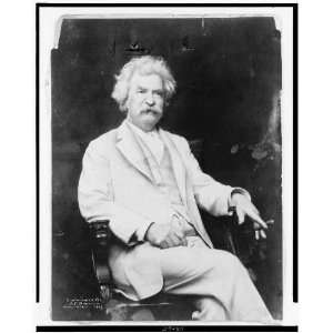 Mark Twain, with cigar in hand 1907 