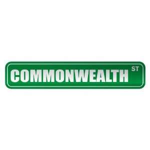   COMMONWEALTH ST  STREET SIGN COUNTRY