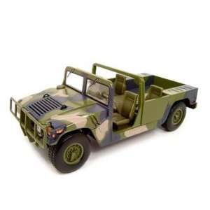    HUMVEE MILITARY GREEN 118 SCALE DIECAST MODEL Toys & Games