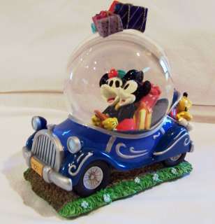 Minnie and Mickey Mouse Disney Snow Globe Christmas Holiday  