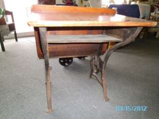   /VINTAGE CHILDS WOODEN SCHOOL DESK w/ INK WELL & WROUGHT IRON FRAME
