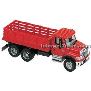   HO Scale International 7000 3 Axle Stake Bed Truck   Red Toys & Games