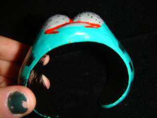 Vintage Hand CARVED PAINTED CAT FACE Cuff WOOD Green  