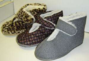 Men Bootie Style Fur Lined Velcro Slipper Size S and XL  