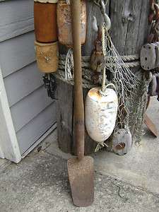 OLD RUSTY 34 CLAM CLAMMING SHOVEL FOR NAUTICAL DECOR  
