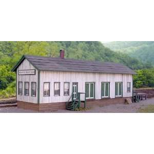  B.T.S. O Scale Freight House Kit Toys & Games