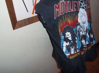 Vtg 1980s Motley Crue Shout at The Devil Concert Tour Shirt  