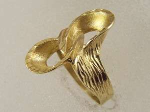 10 KT GOLD LADIES DIAMOND CUT LARGE LOVE KNOT BOW RING  