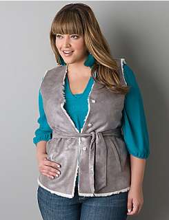   entityTypeproduct,entityNameFaux shearling reversible vest