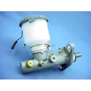   Qualitee International Parts 66 71 080 New Master Cylinder Automotive