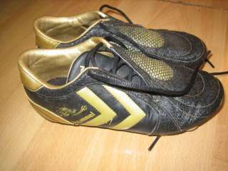 HUMMEL Kinder Fußball Schuhe  Stollen schwarz/Gold Gr.33 wie neu in 