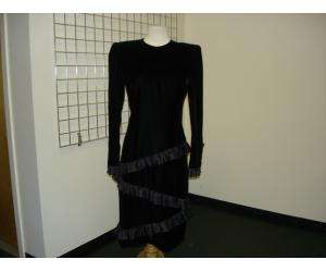 CAROLINA HERRERA black velvet evening dress 8 CLASSY  