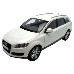  Audi Q7 White 1/18 Kyosho Diecast Model Car Toys & Games