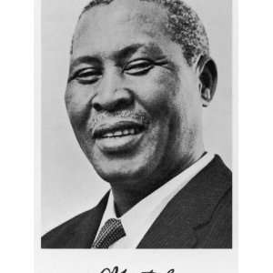  Albert John Mvumbi Luthuli, South African Reformer 