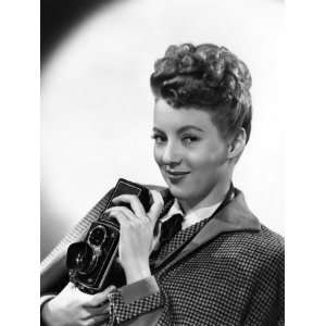 Evelyn Keyes, with a Rolex Camera, Mid 1940s Premium Poster Print 