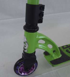   Madd Gear VX2 Team Edition Scooter MGP Freestyle Scooter Green  