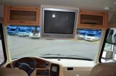   3135 3 Slide 32 Foot Class A Motorhome RV Camper 8900 Miles  