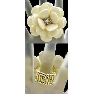  Vintage Victorian Design Ivory Large Flower Ring 