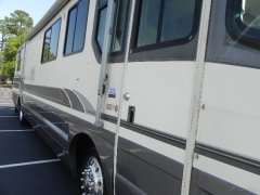 94 Holiday Rambler NAVIGATOR 8.3 DIESEL 38 FT ONAN 10K  94 